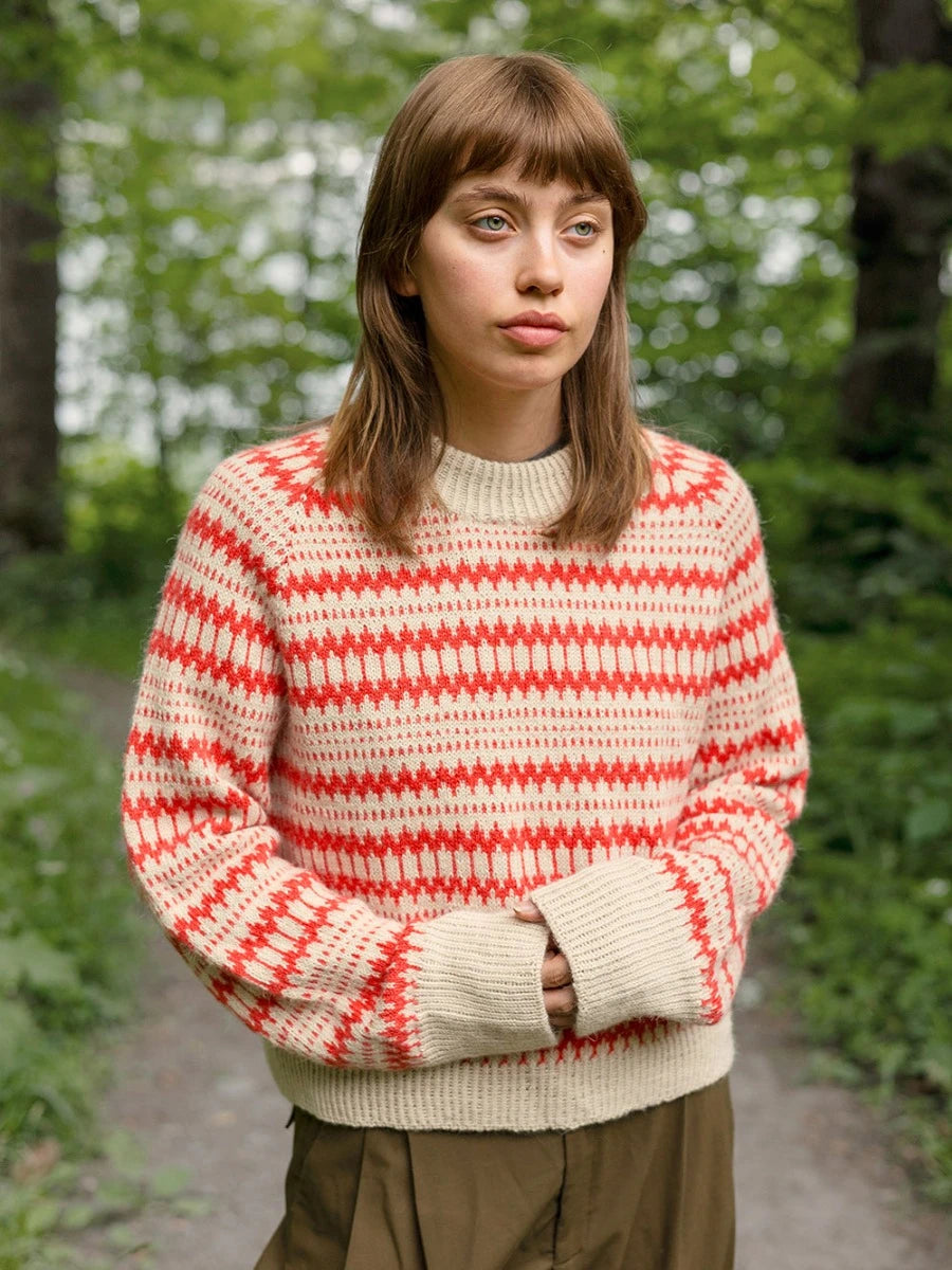 Kleiva Ladies Sweater / Norwegian Icons Collection 2410 / No. 4 / Single Pattern by Sandnes Garn