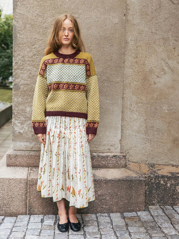 Blome Sweater / Norwegian Icons Adult 2510 / No. 1 / Single Pattern by Sandnes Garn