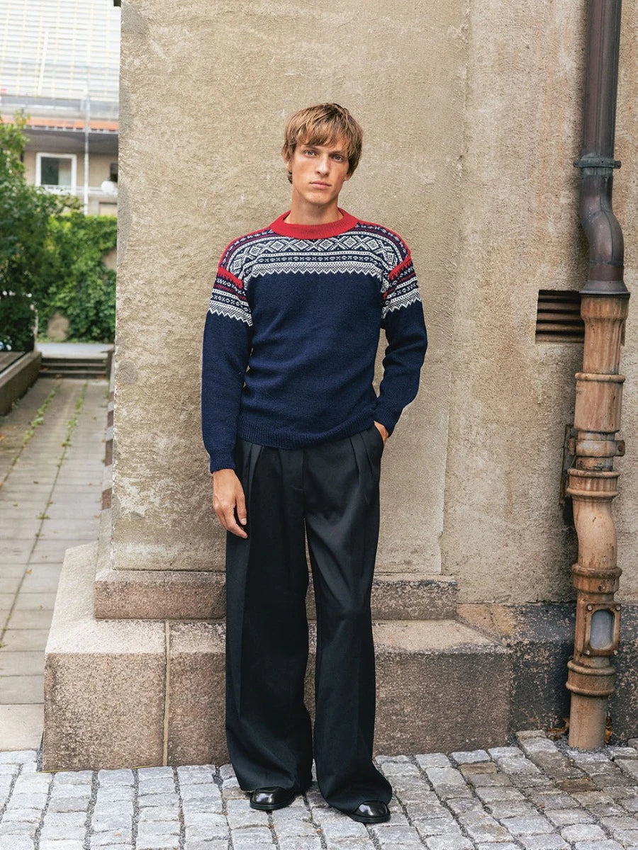 Marius Men's Sweater / Norwegian Icons Adult 2510 / No. 4 / Single Pattern by Sandnes Garn