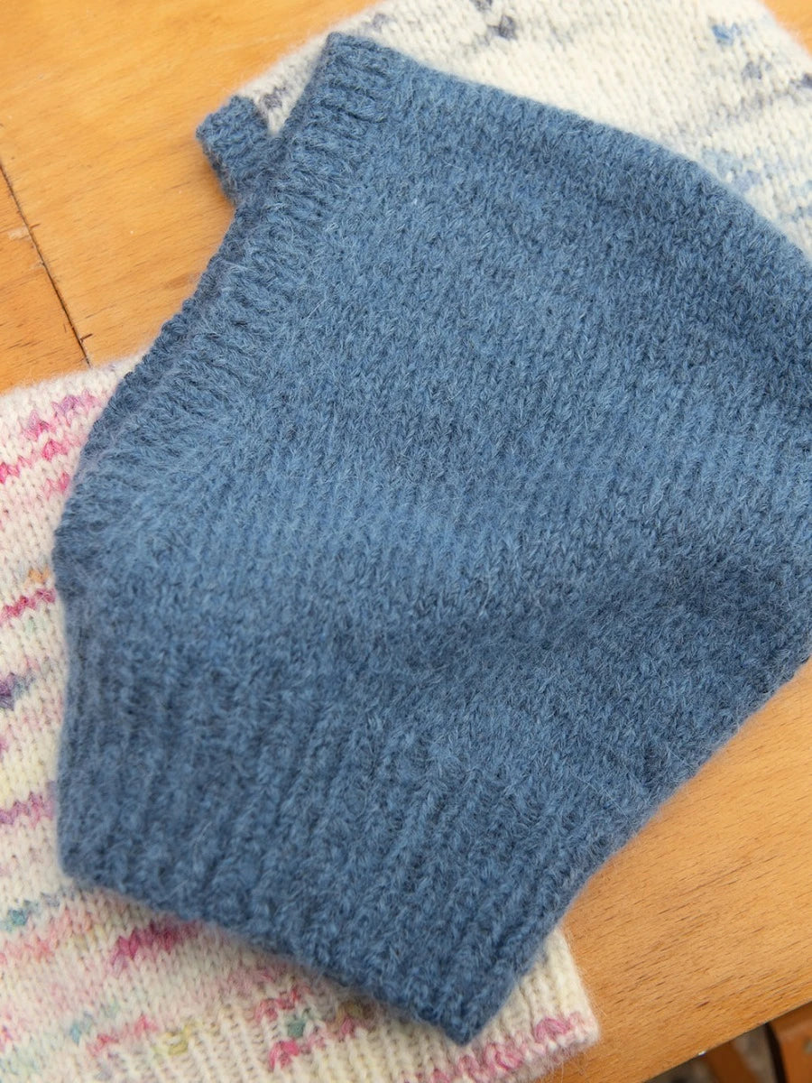 Hugsy Hood Junior / 2506 Soft Knits for Kids / No.3 / Single Pattern by Sandnes Garn