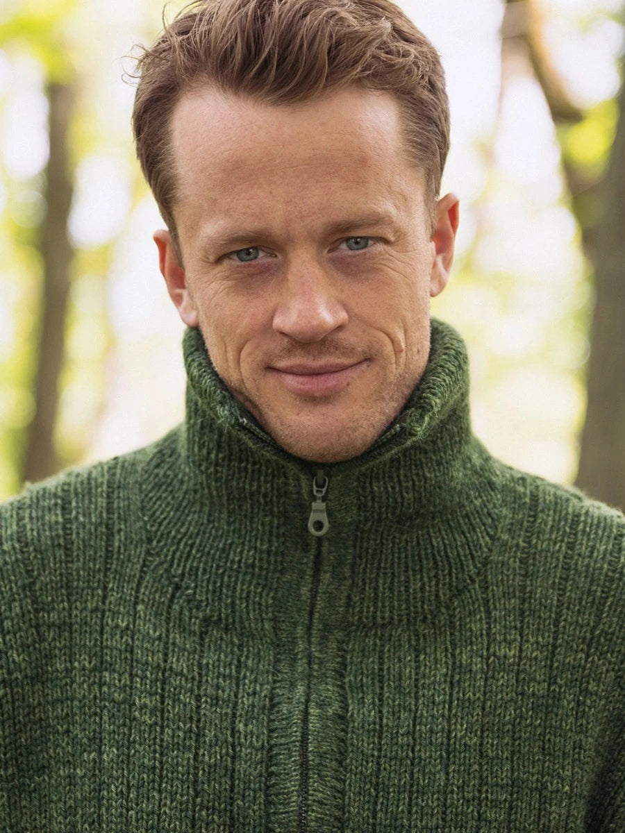 Tarjei sweater / Tarjei Bø 25_4 / Single Pattern by Sandnes Garn